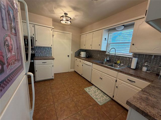 12009 Hope Road, Mustang, OK 73064