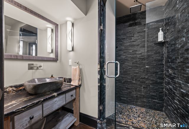 515 Cedar Ridge Drive, Glastonbury, CT 06033