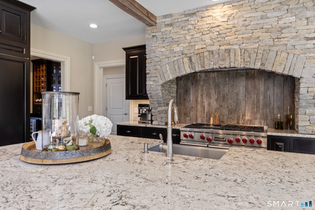 515 Cedar Ridge Drive, Glastonbury, CT 06033