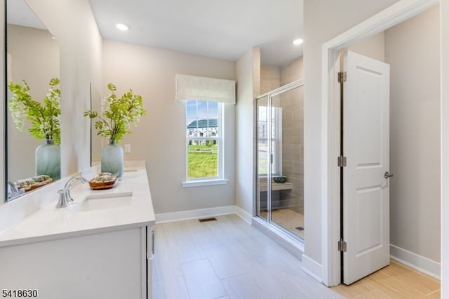 34 Eastwood Ter, East Hanover Twp., NJ 07936