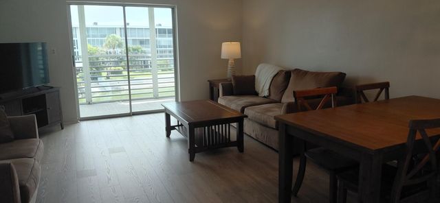 2616 Garden Drive N 303, Lake Worth Beach, FL 33461