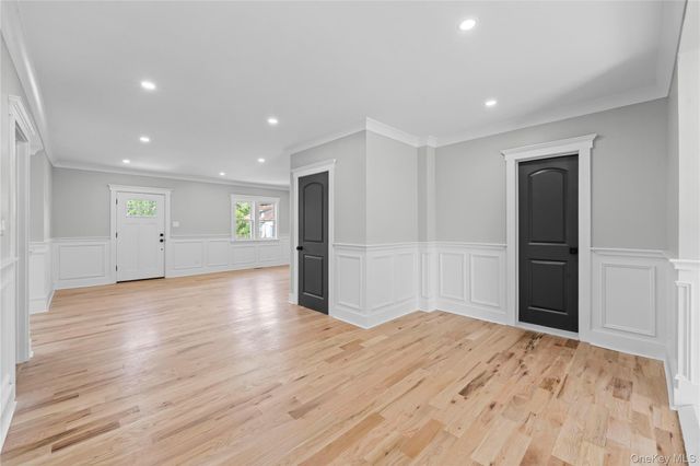 74 Lincoln Avenue, Islip Terrace, NY 11752