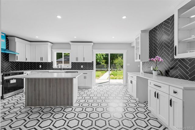 74 Lincoln Avenue, Islip Terrace, NY 11752