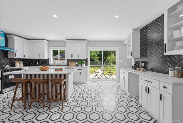 74 Lincoln Avenue, Islip Terrace, NY 11752