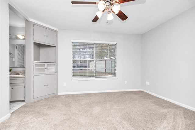 20984 White Oak Lane, Montgomery, TX 77316