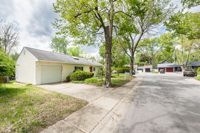 1932 Brock Court, Ann Arbor, MI 48104