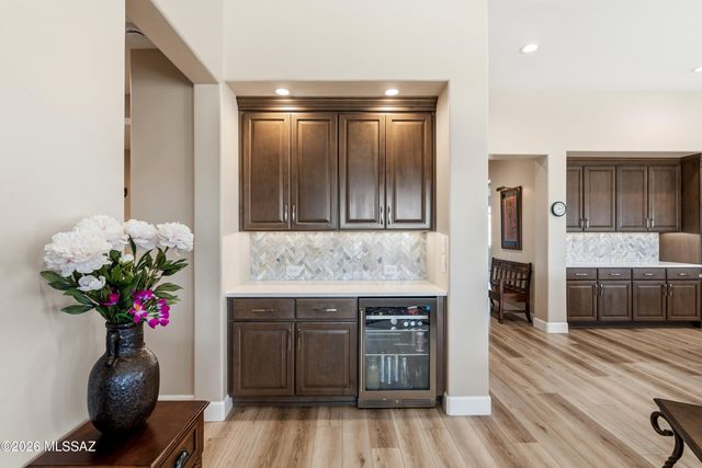 1780 E Wintergreen Drive, Green Valley, AZ 85614