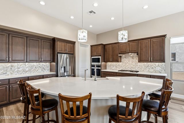 1780 E Wintergreen Drive, Green Valley, AZ 85614