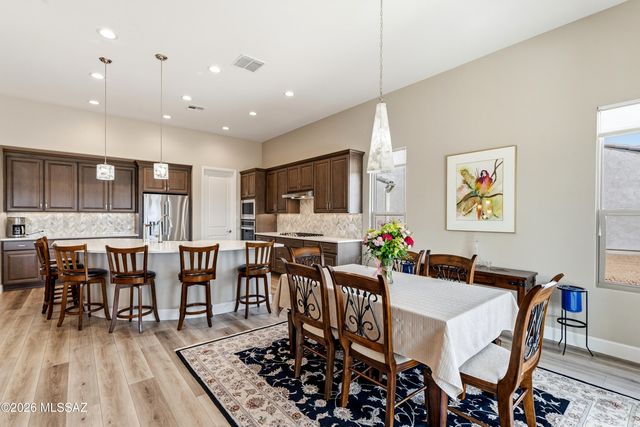 1780 E Wintergreen Drive, Green Valley, AZ 85614