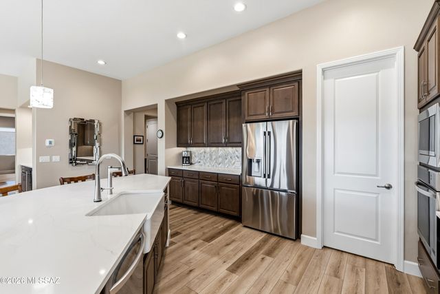 1780 E Wintergreen Drive, Green Valley, AZ 85614