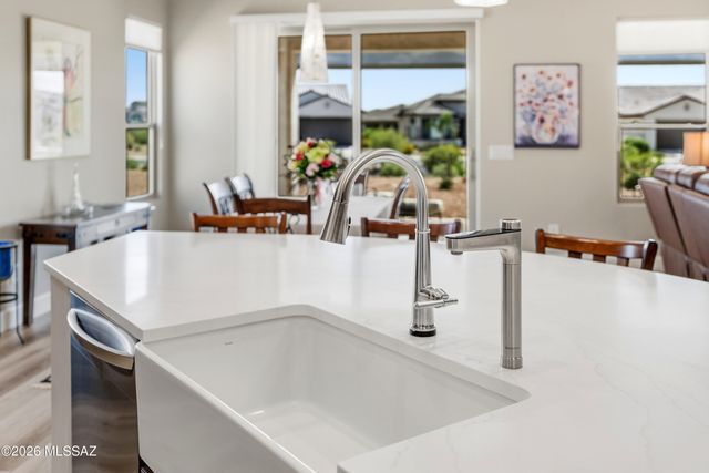1780 E Wintergreen Drive, Green Valley, AZ 85614