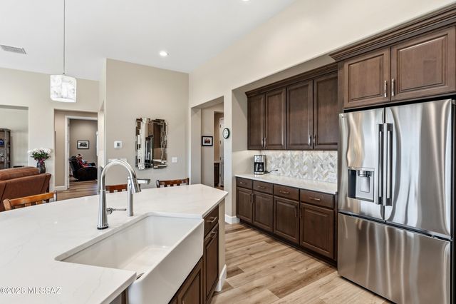 1780 E Wintergreen Drive, Green Valley, AZ 85614