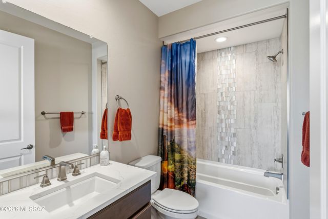 1780 E Wintergreen Drive, Green Valley, AZ 85614
