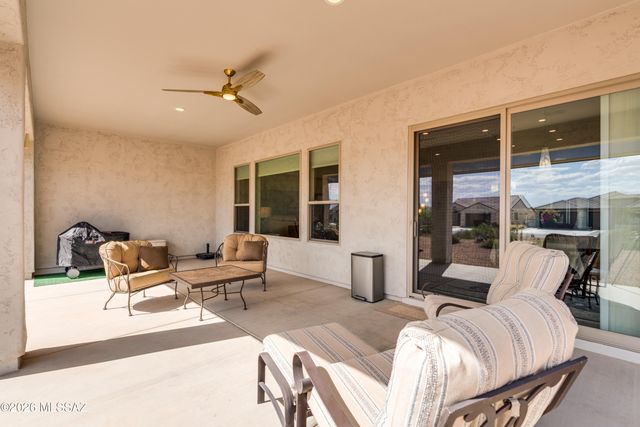 1780 E Wintergreen Drive, Green Valley, AZ 85614