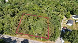 82 Great Neck Rd N, Mashpee, MA 02649