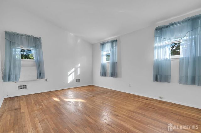6 Pearl Road, East Brunswick, NJ 08816