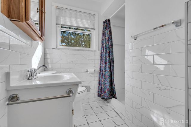 6 Pearl Road, East Brunswick, NJ 08816