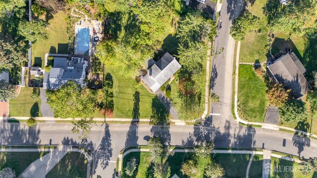 6 Pearl Road, East Brunswick, NJ 08816