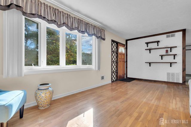 6 Pearl Road, East Brunswick, NJ 08816