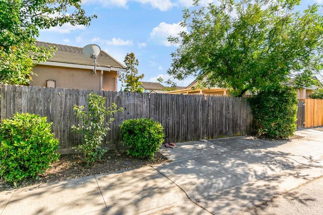 325 Withington Ave, Rio Linda, CA 95673