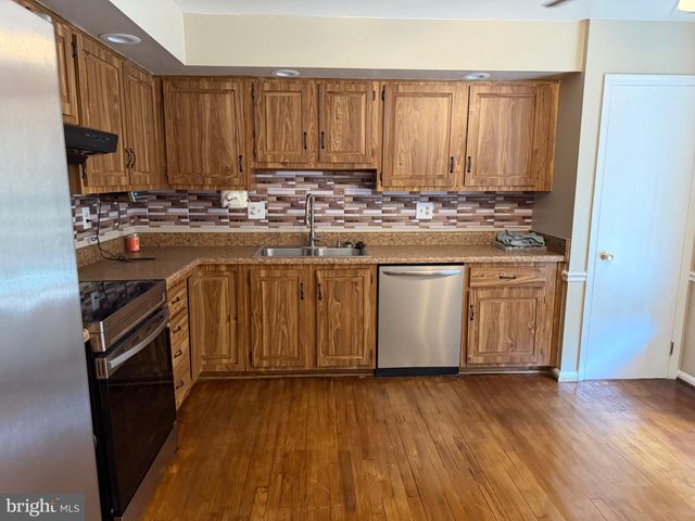 2861 RIDGE RD, Waldorf, MD 20603