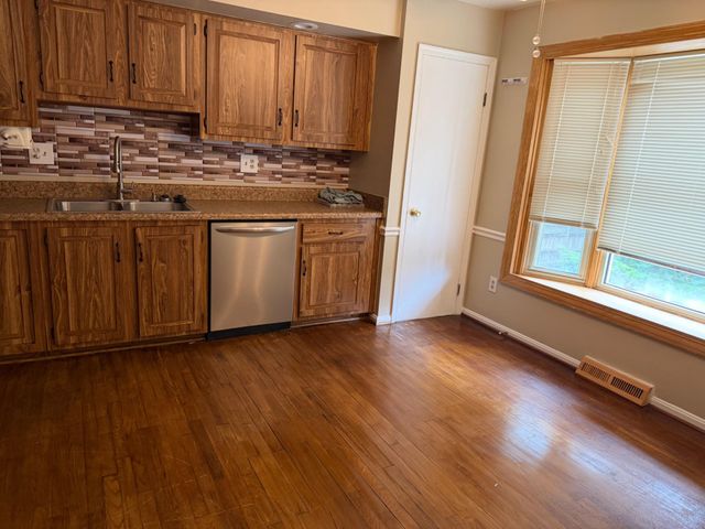2861 RIDGE RD, Waldorf, MD 20603