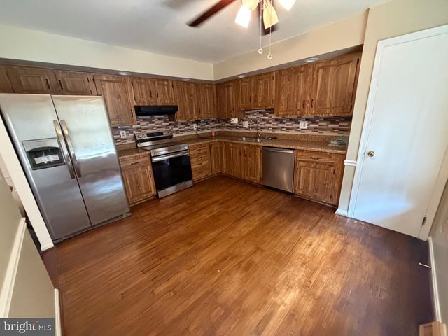2861 RIDGE RD, Waldorf, MD 20603