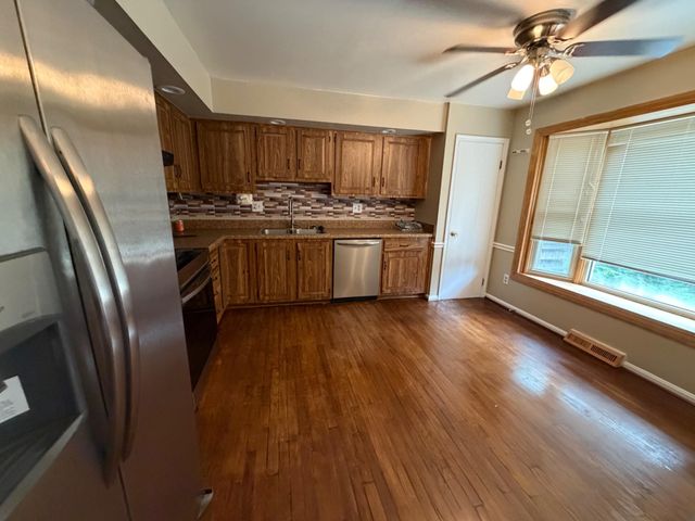 2861 RIDGE RD, Waldorf, MD 20603