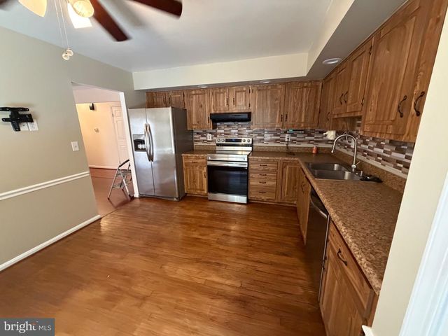 2861 RIDGE RD, Waldorf, MD 20603