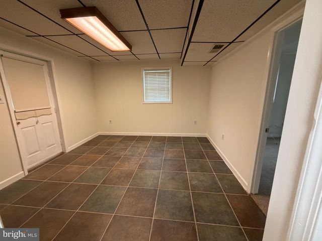 2861 RIDGE RD, Waldorf, MD 20603