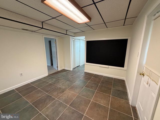2861 RIDGE RD, Waldorf, MD 20603