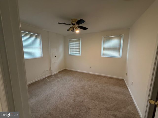 2861 RIDGE RD, Waldorf, MD 20603