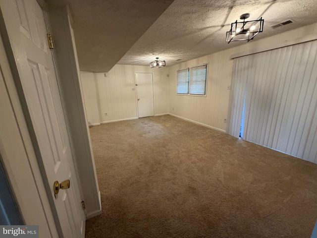 2861 RIDGE RD, Waldorf, MD 20603