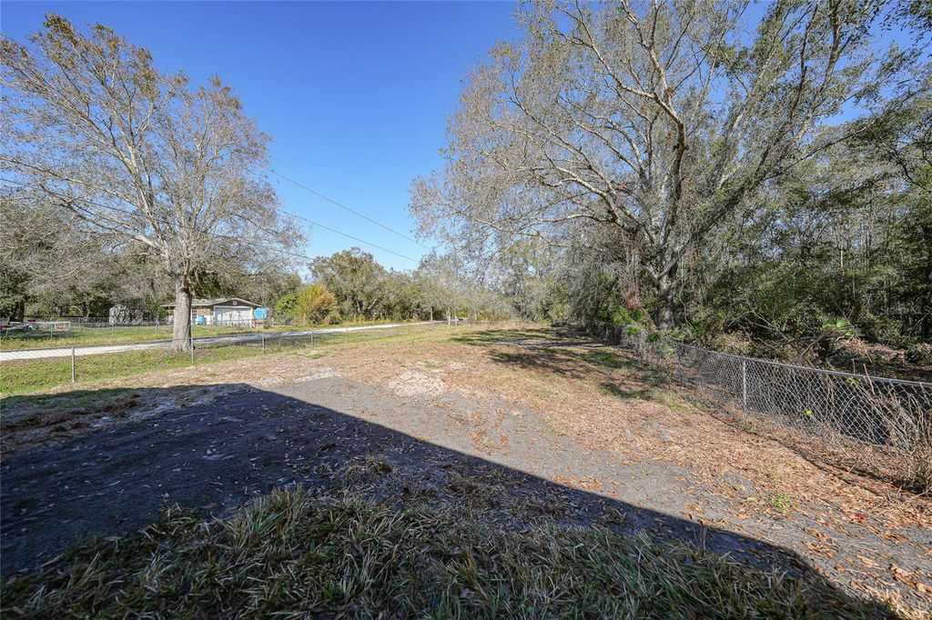 Image 22 of property listing at 3850 SE COUNTY ROAD 760A, Arcadia, FL 34266