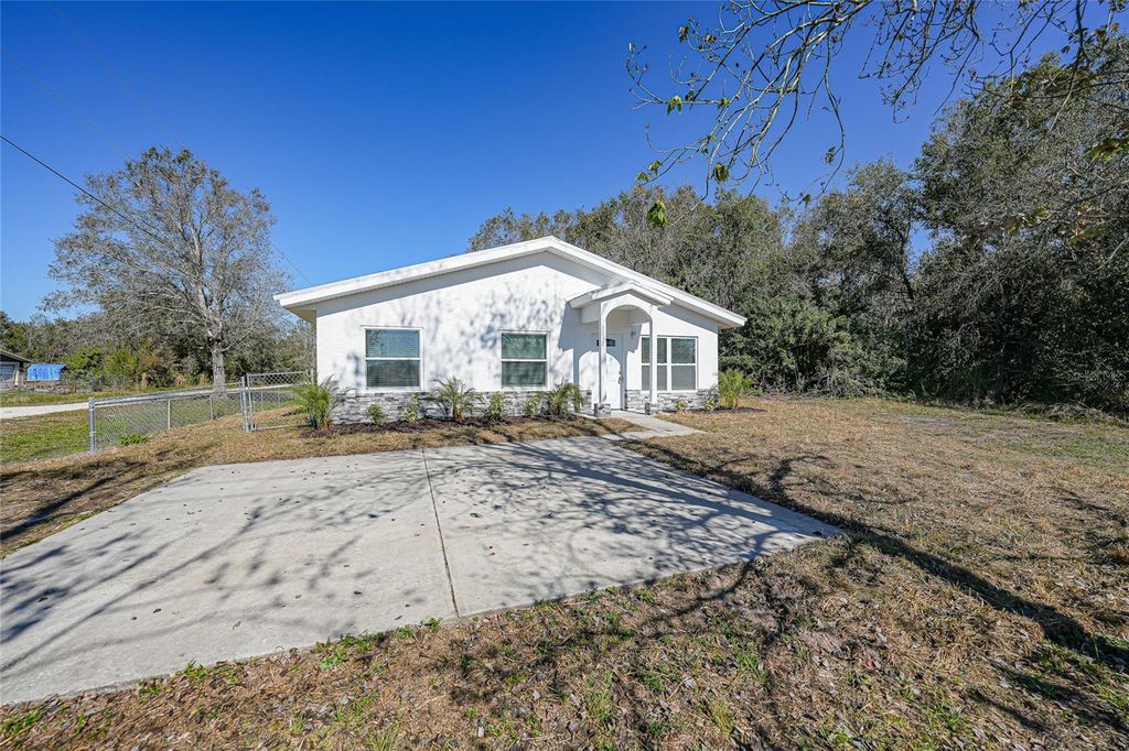 Image 29 of property listing at 3850 SE COUNTY ROAD 760A, Arcadia, FL 34266