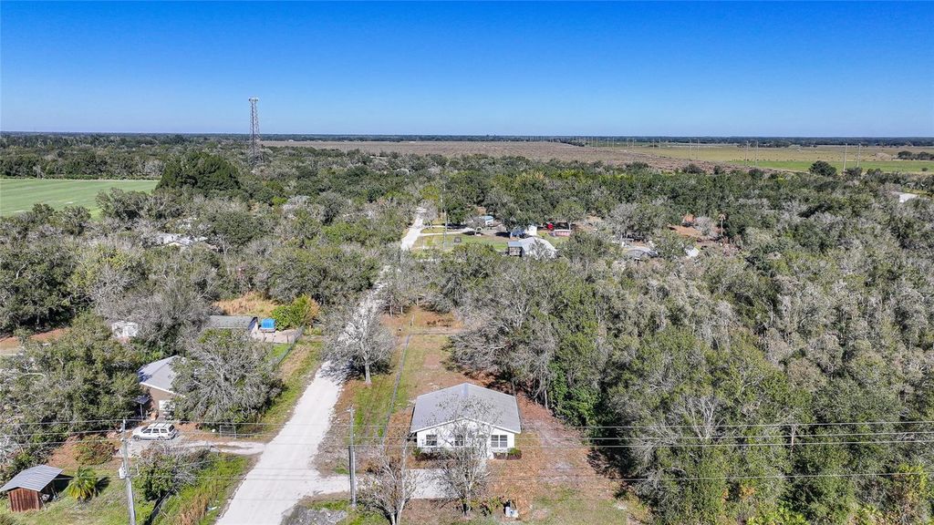 Image 30 of property listing at 3850 SE COUNTY ROAD 760A, Arcadia, FL 34266