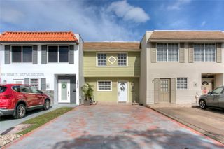 1675 W 72nd St, Hialeah, FL 33014