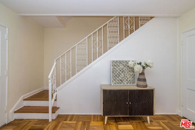 5383 Village, Los Angeles, CA 90016
