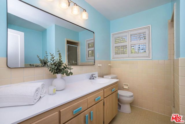 5383 Village, Los Angeles, CA 90016