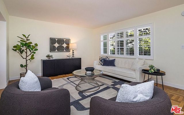 5383 Village, Los Angeles, CA 90016