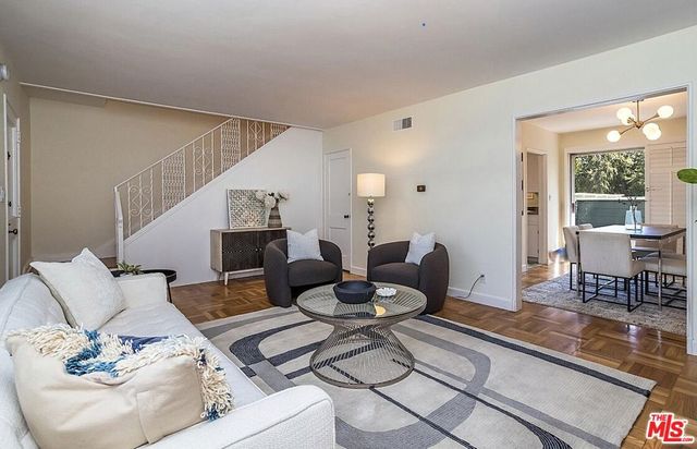 5383 Village, Los Angeles, CA 90016