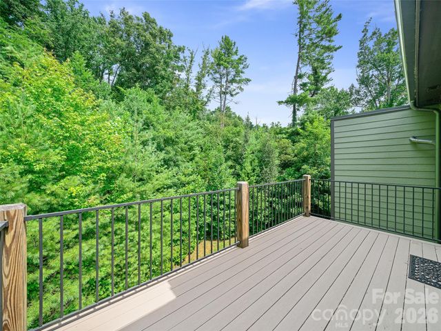 35 Macallan Lane, Asheville, NC 28805