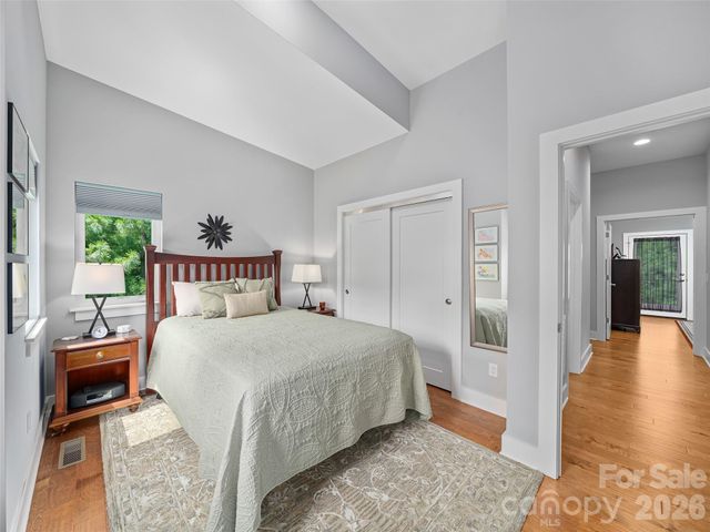 35 Macallan Lane, Asheville, NC 28805
