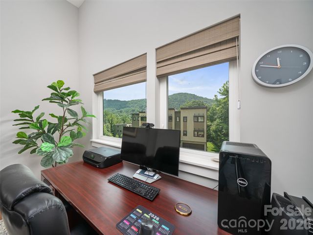 35 Macallan Lane, Asheville, NC 28805