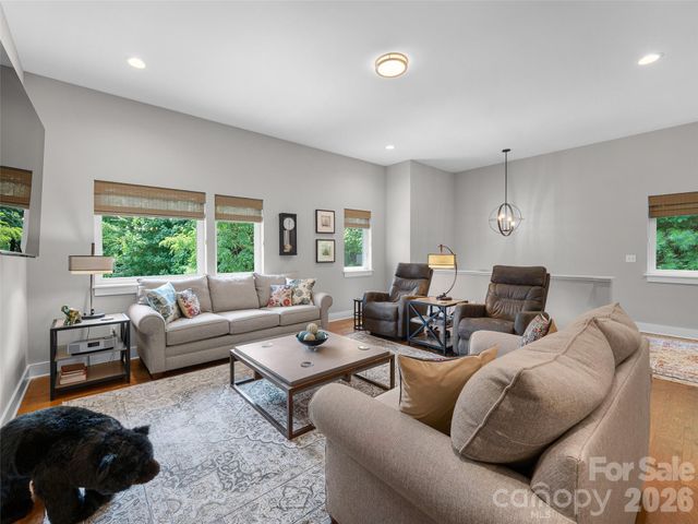 35 Macallan Lane, Asheville, NC 28805