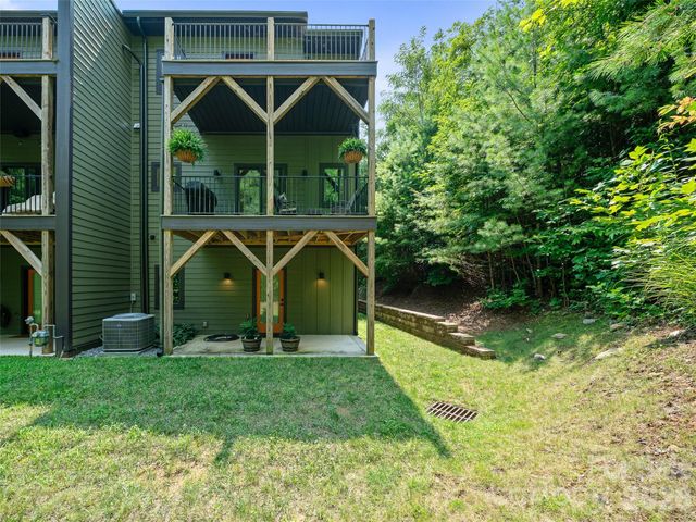 35 Macallan Lane, Asheville, NC 28805
