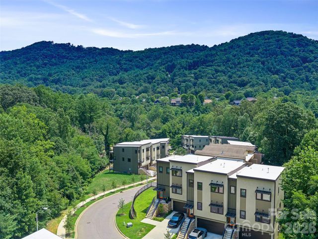 35 Macallan Lane, Asheville, NC 28805