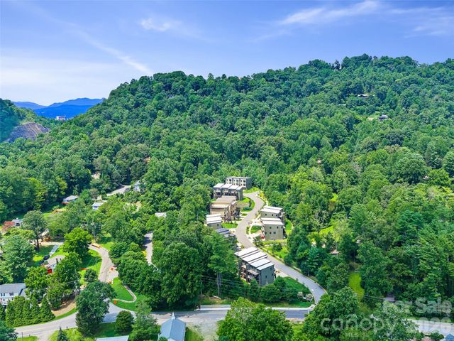 35 Macallan Lane, Asheville, NC 28805
