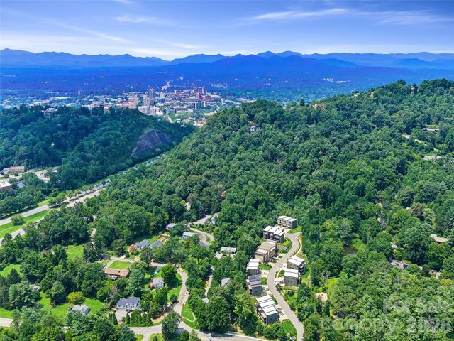 35 Macallan Lane, Asheville, NC 28805