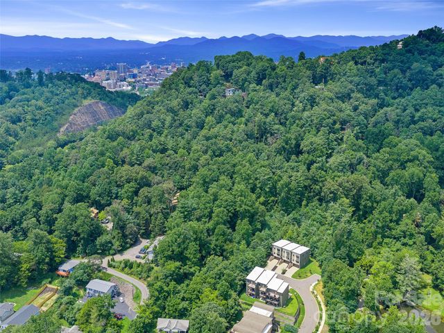 35 Macallan Lane, Asheville, NC 28805